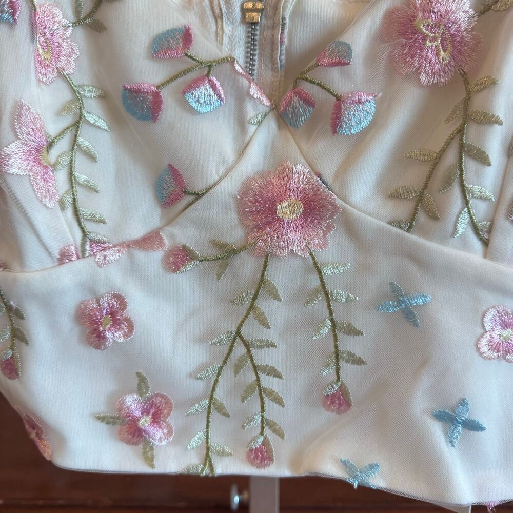 Altar’d State Ambrose Floral Embroidered Top NWT Medium - Picture 3 of 7
